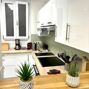 Quarto em Acomodações Particulares Les De Cedric Iconic Tram Gare Pour Personnes Calmes, Nice